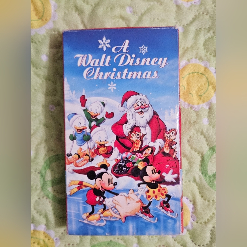 A Walt Disney Christmas (VHS) Mickey‎ Mouse Donald Duck Pluto Chipmunks